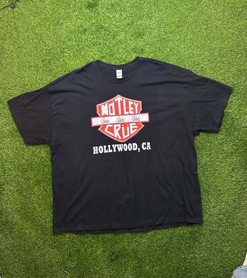 Gildan Motley Crue Girls Girls Girls Hollywood CA Graphic T-Shirt Black